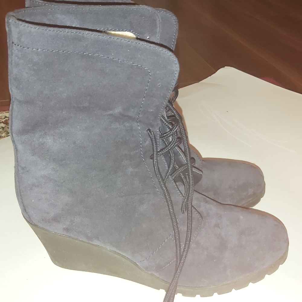 boots - Picture 3 of 4